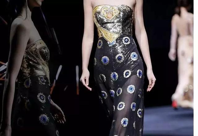 ep雅莹走秀2019,ep雅莹黑裙子