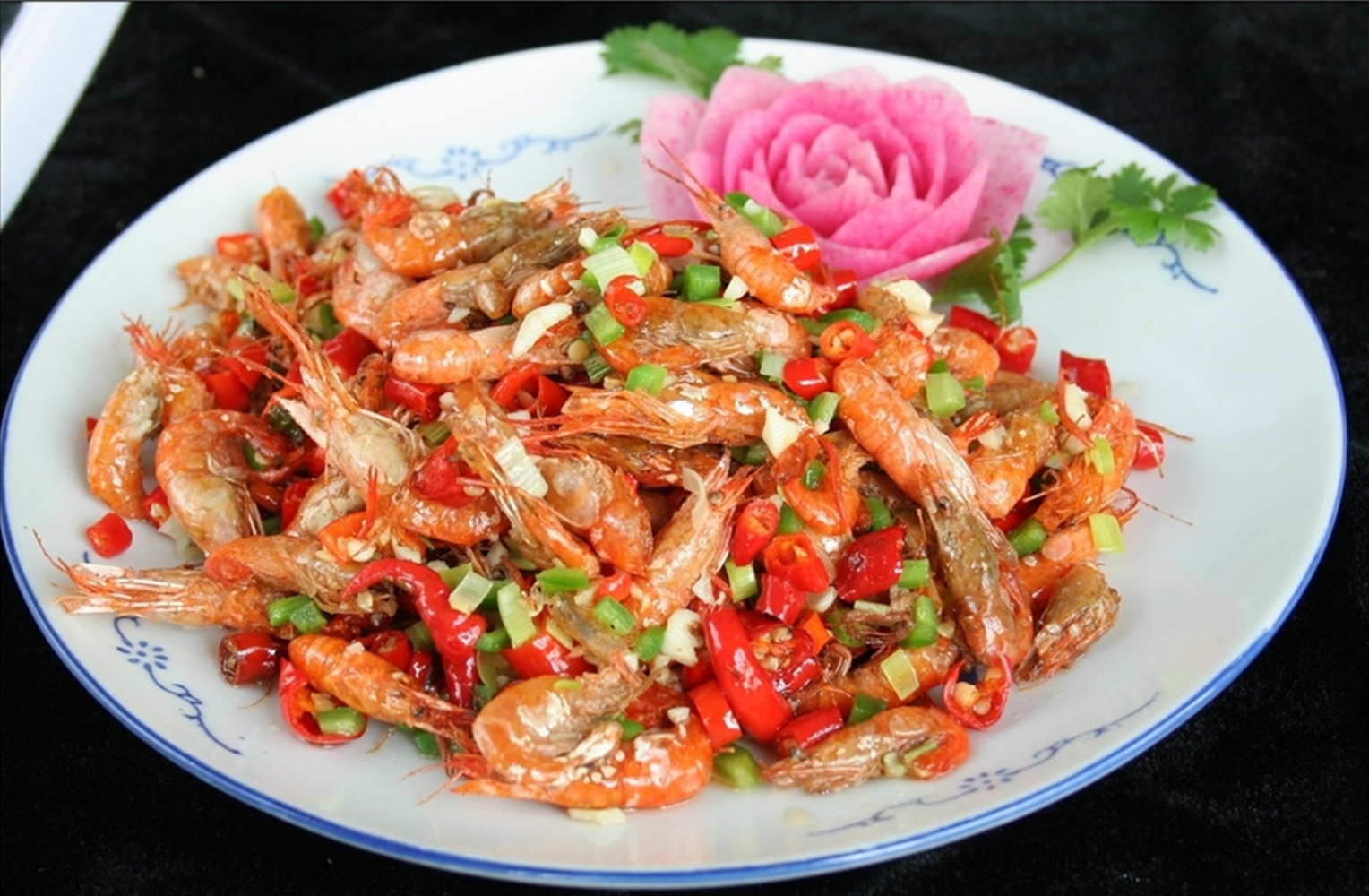 洋葱炒虾最好吃的做法,教你做洋葱炒虾