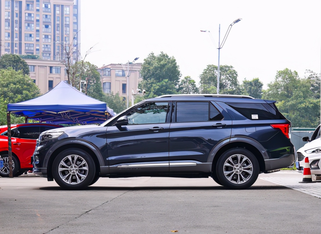 福特探险者3.5t破百,福特探险者2.3t+10at深度测评