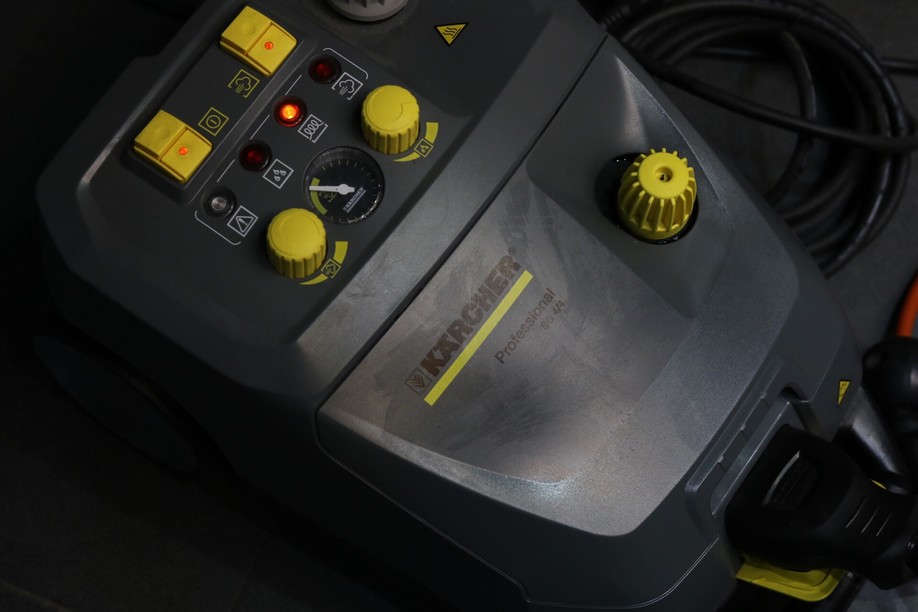 怪兽修车:修复一辆09款中东版丰田霸道,最终旧车变新车