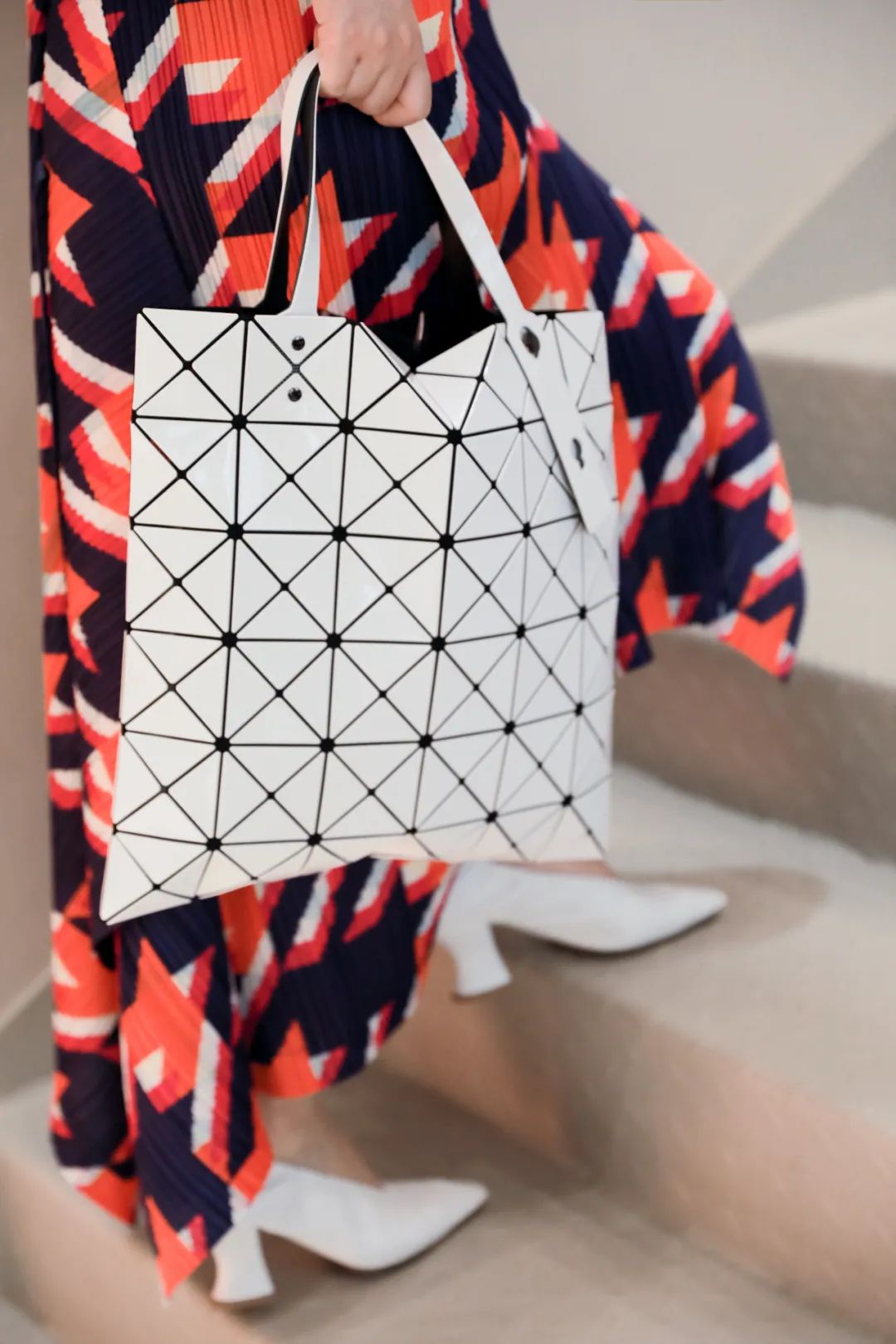 初入职场质感包包推荐,三宅一生包包属于什么档次的包包