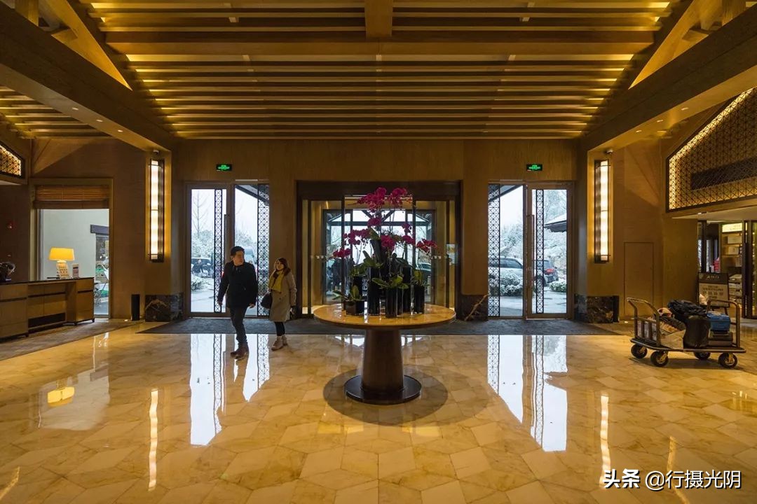 安吉民宿下雪的视频,安吉城堡酒店