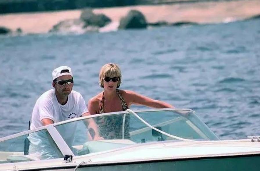 戴安娜第七个情人陪她命丧巴黎,戴安娜的最后一次婚礼