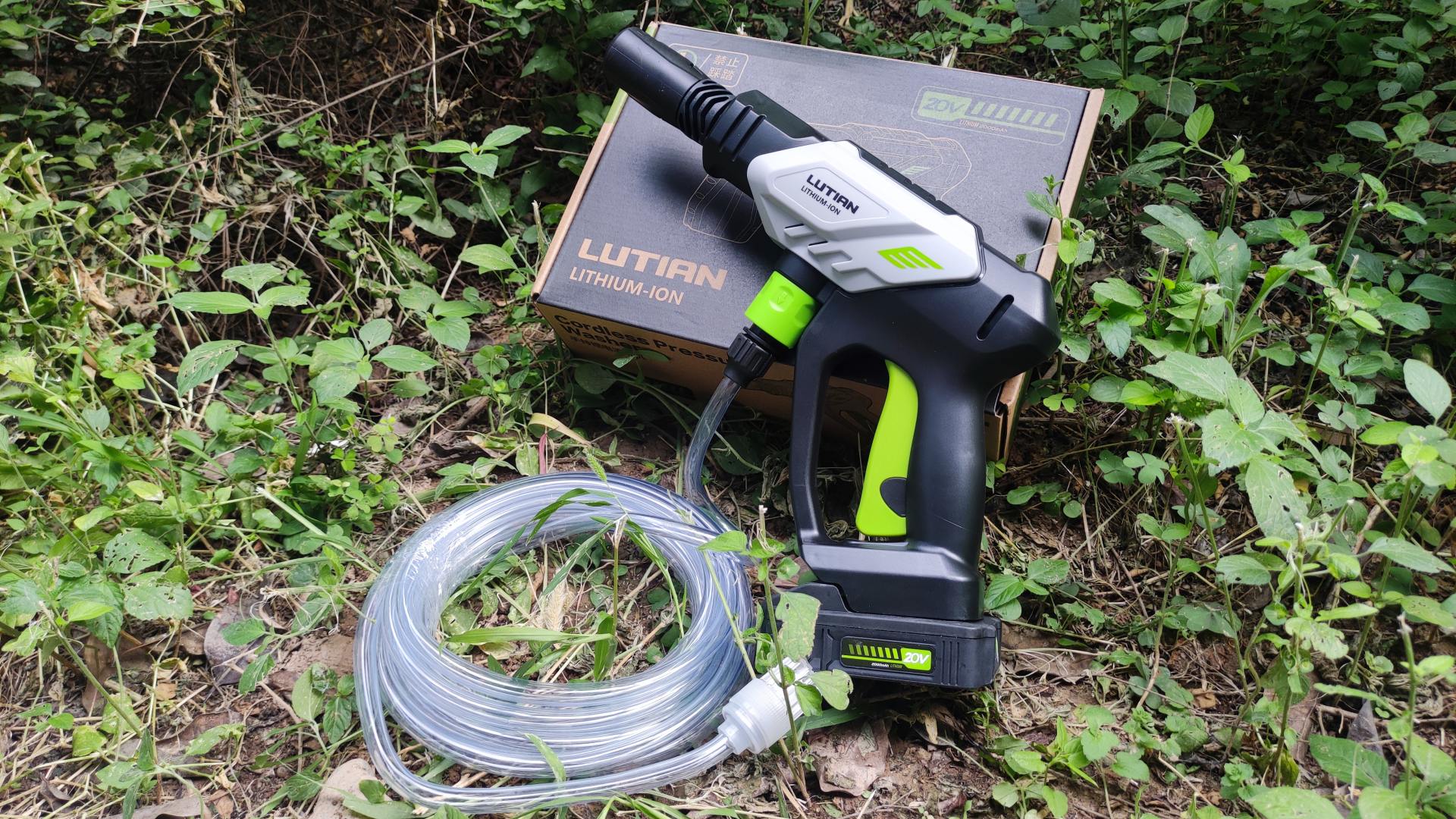 洗车水枪家用体验,绿田锂电高压水枪洗车神器评测