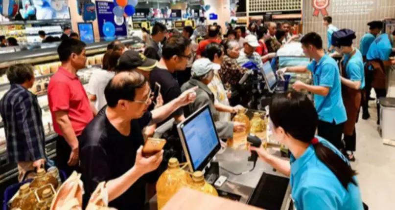 人傻钱多？价格贵3倍仍被抢购一空！国外廉价超市入驻中国