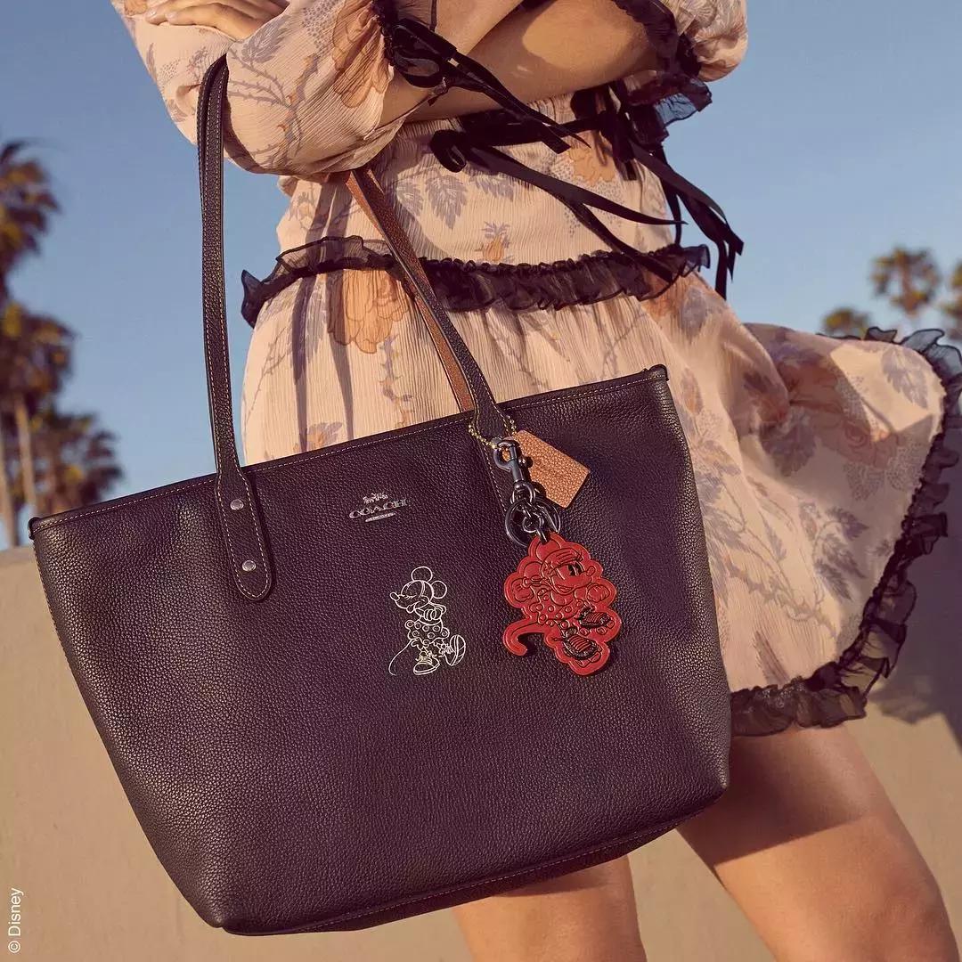 关于王源的卫衣,王源新发色同款卫衣