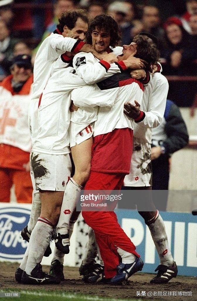 米兰05欧冠大名单,米兰欧冠首发阵容