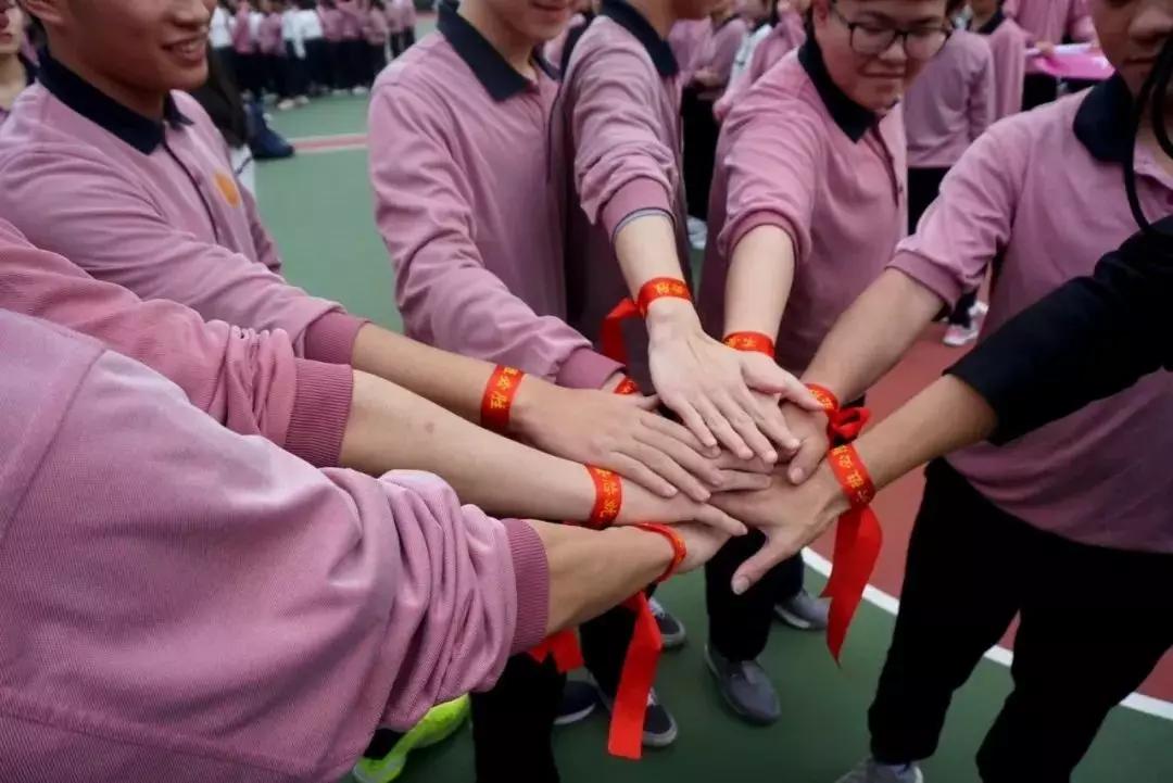 看完谁说中学校服丑？？这几所学校的校服简直颜值爆表