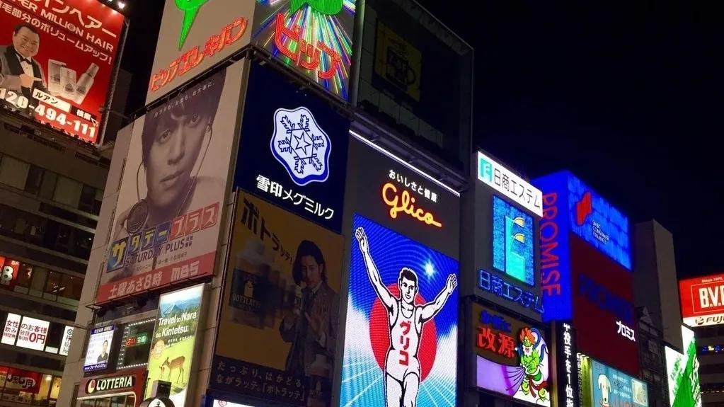 媒体广告投放文案,新媒体商业广告创意文案