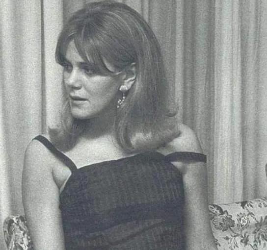 她是永远的“英伦玫瑰”，赢得了全英国的尊重，却输给情敌卡米拉