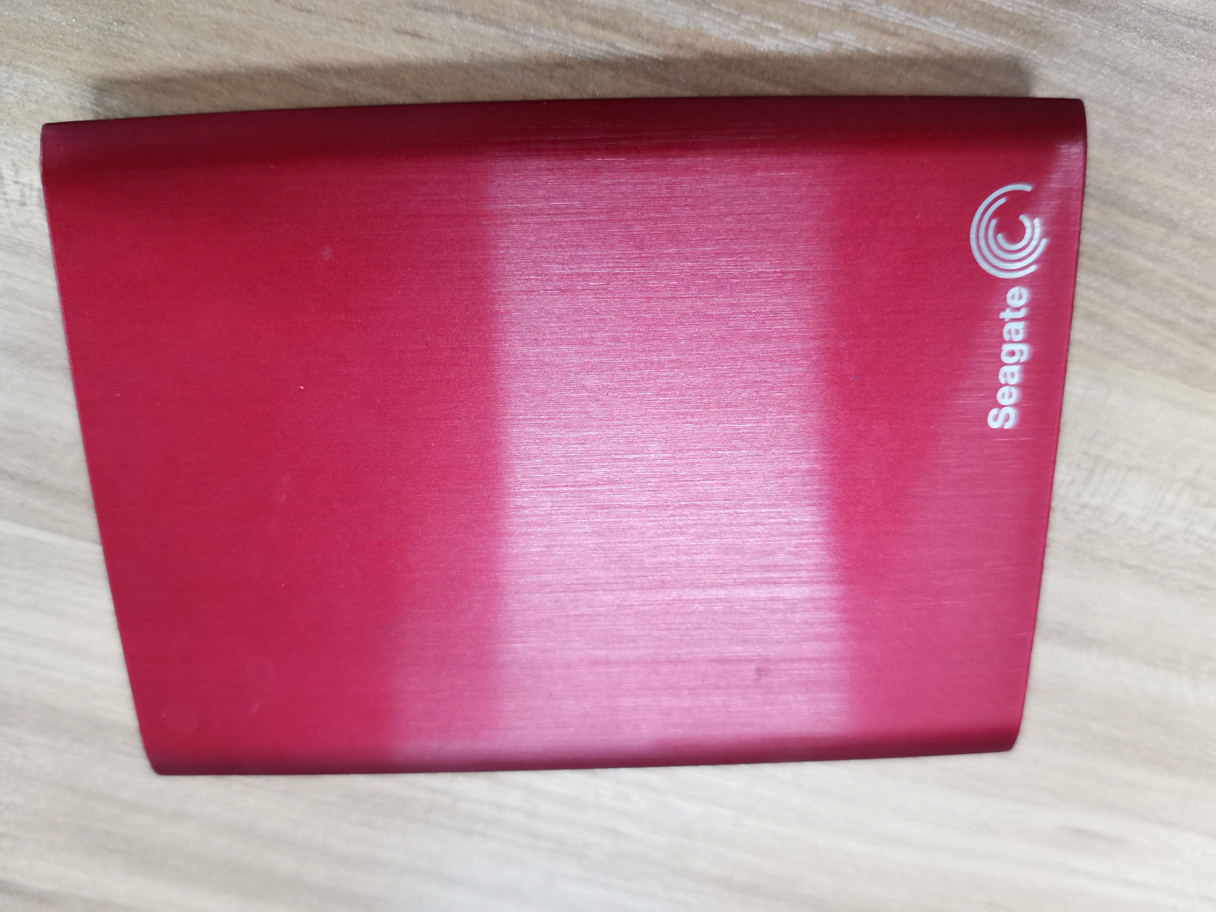 同事移动硬盘出问题,替换法确定故障原因,赞商家三年只换不修