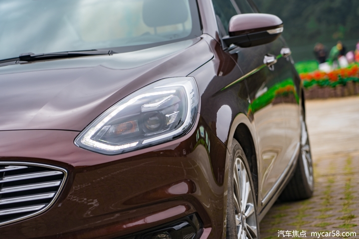 新手家用车选择福特福克斯怎么样,福特入门轿车