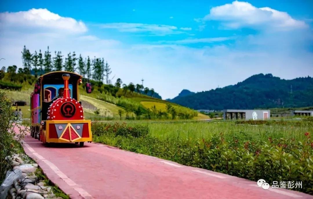 画一幅和足球有关的画简单图片,画一幅和足球相关的画