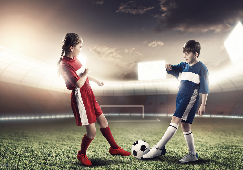 打篮球和踢足球哪个更激烈,打篮球好还是打搏击的好