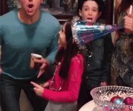 从羞于启齿到大老爷们都抢着用，姨妈巾革新经历了哪些流言蜚语？