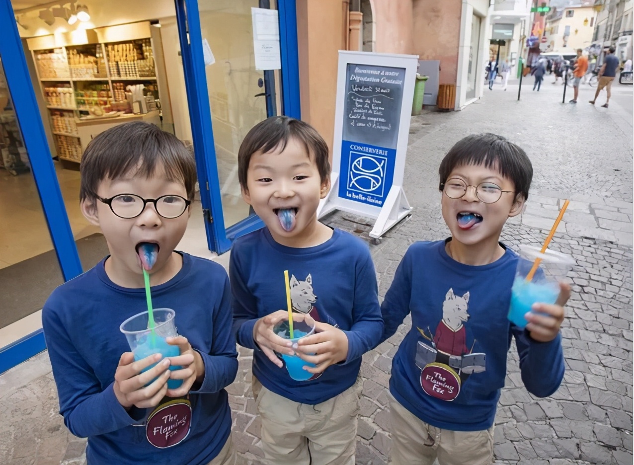 宋一国多胞胎爸爸图片,民国表情包男孩长大了有女朋友了