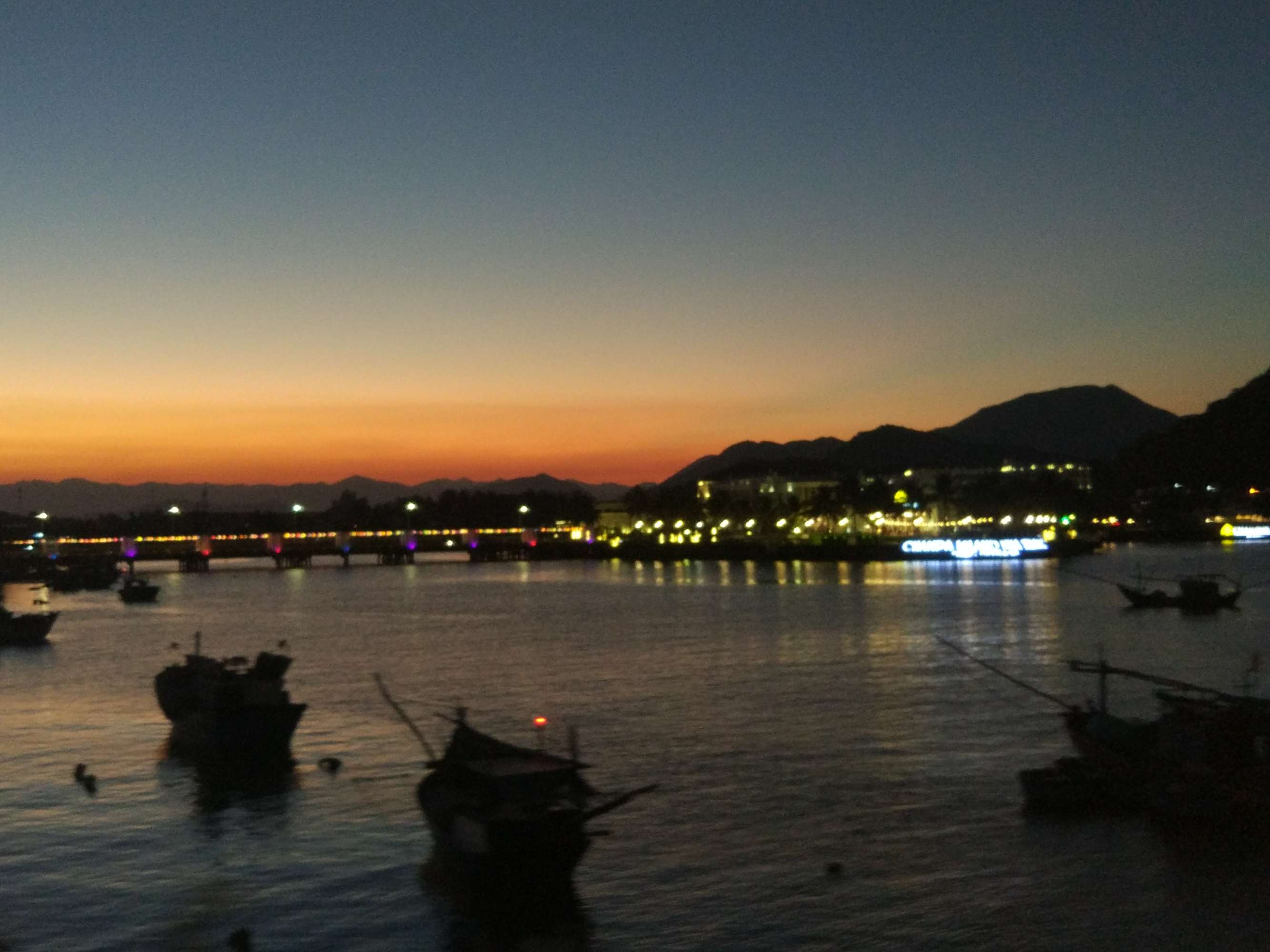 回顾2018姐妹们越南芽庄之旅 (越南芽庄旅游团攻略图)