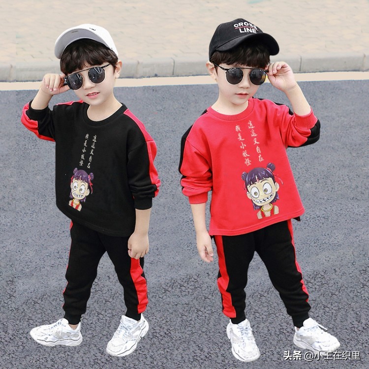 今年最流行的童装冬款,今年超流行的童装百搭又时尚