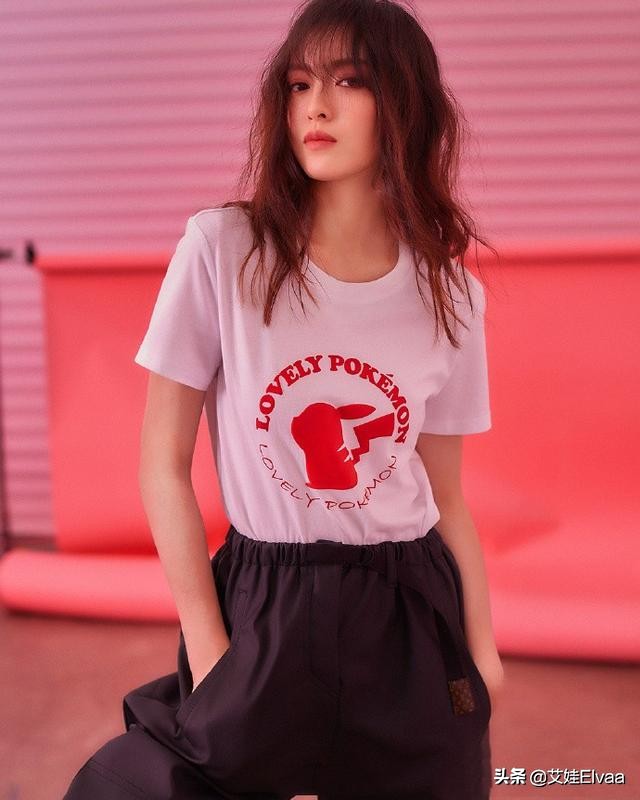 唐嫣白纱裙t恤写真十分吸睛,被糖糖穿婚纱的样子惊艳到了