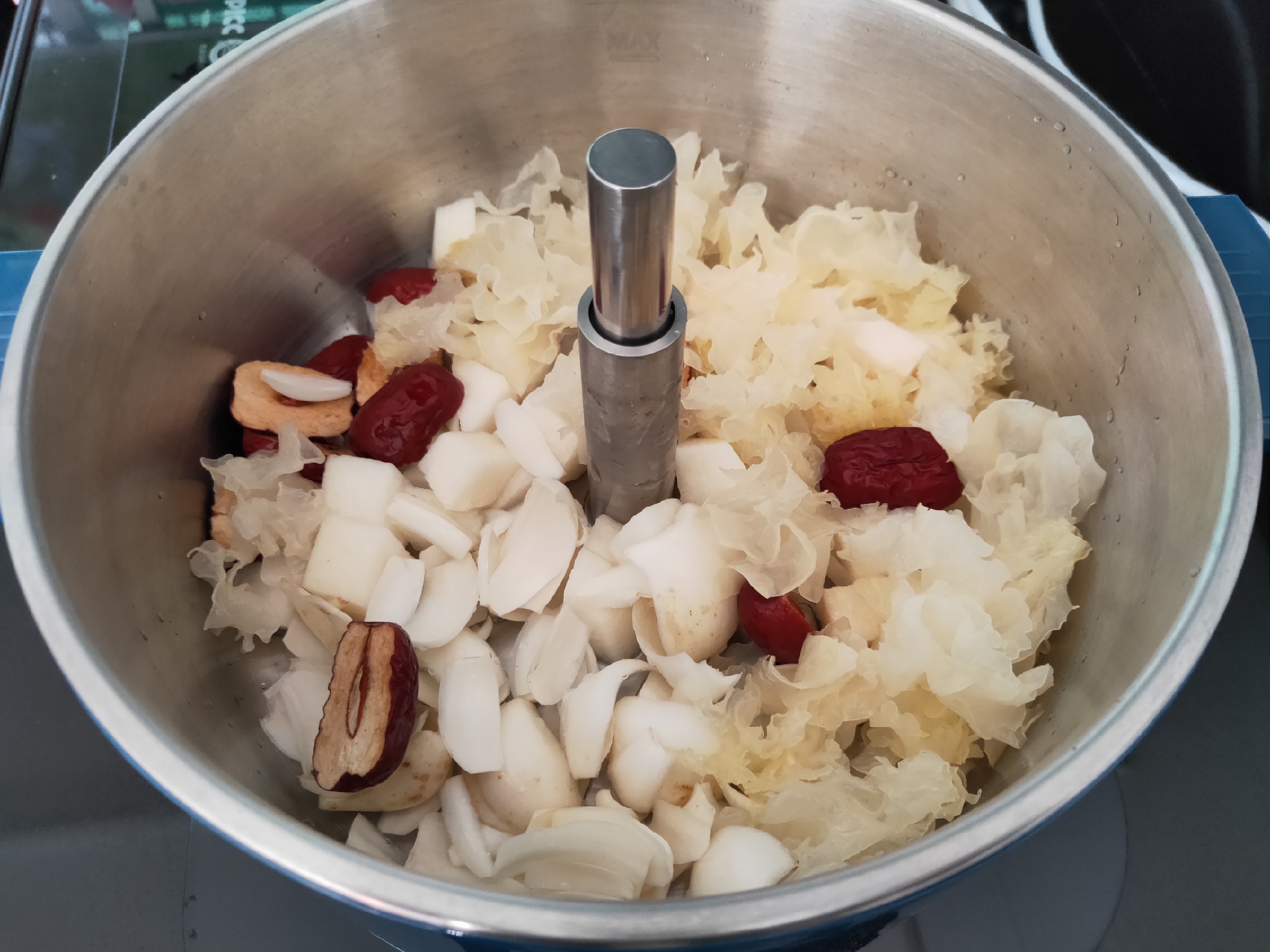 天气转冷喝碗汤,冬季喝什么糖水润燥