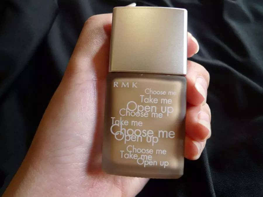 遮瑕保湿粉底液排行榜10强,圣罗兰明彩轻垫粉底液10和20区别