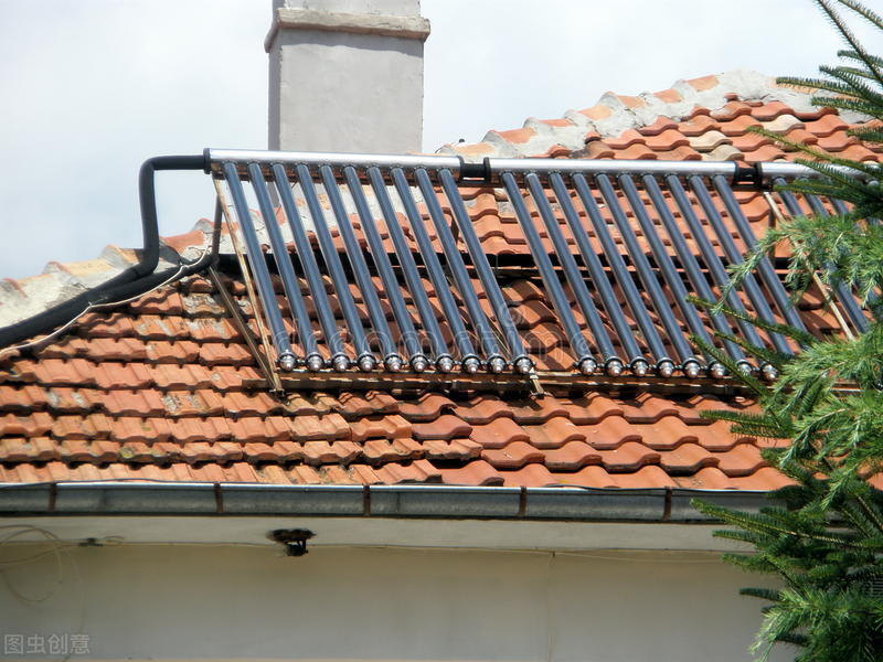 空气能热水器和太阳能连一起原理,太阳能热水器与空气能热水器价格