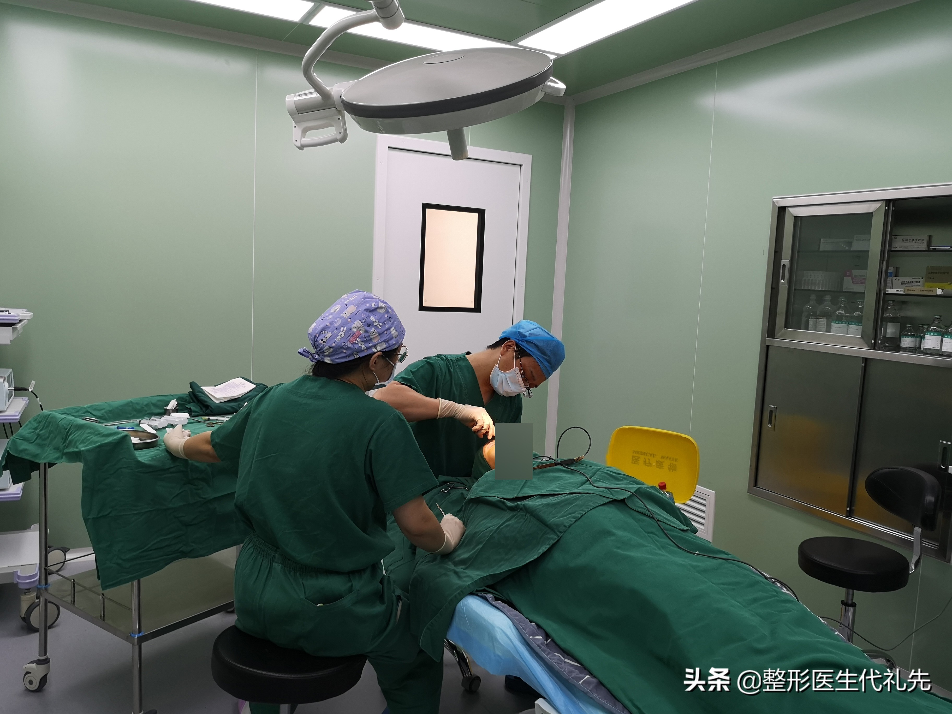 不开刀祛眼袋和开刀祛眼袋哪个好,问一下有什么方法快速消除眼袋