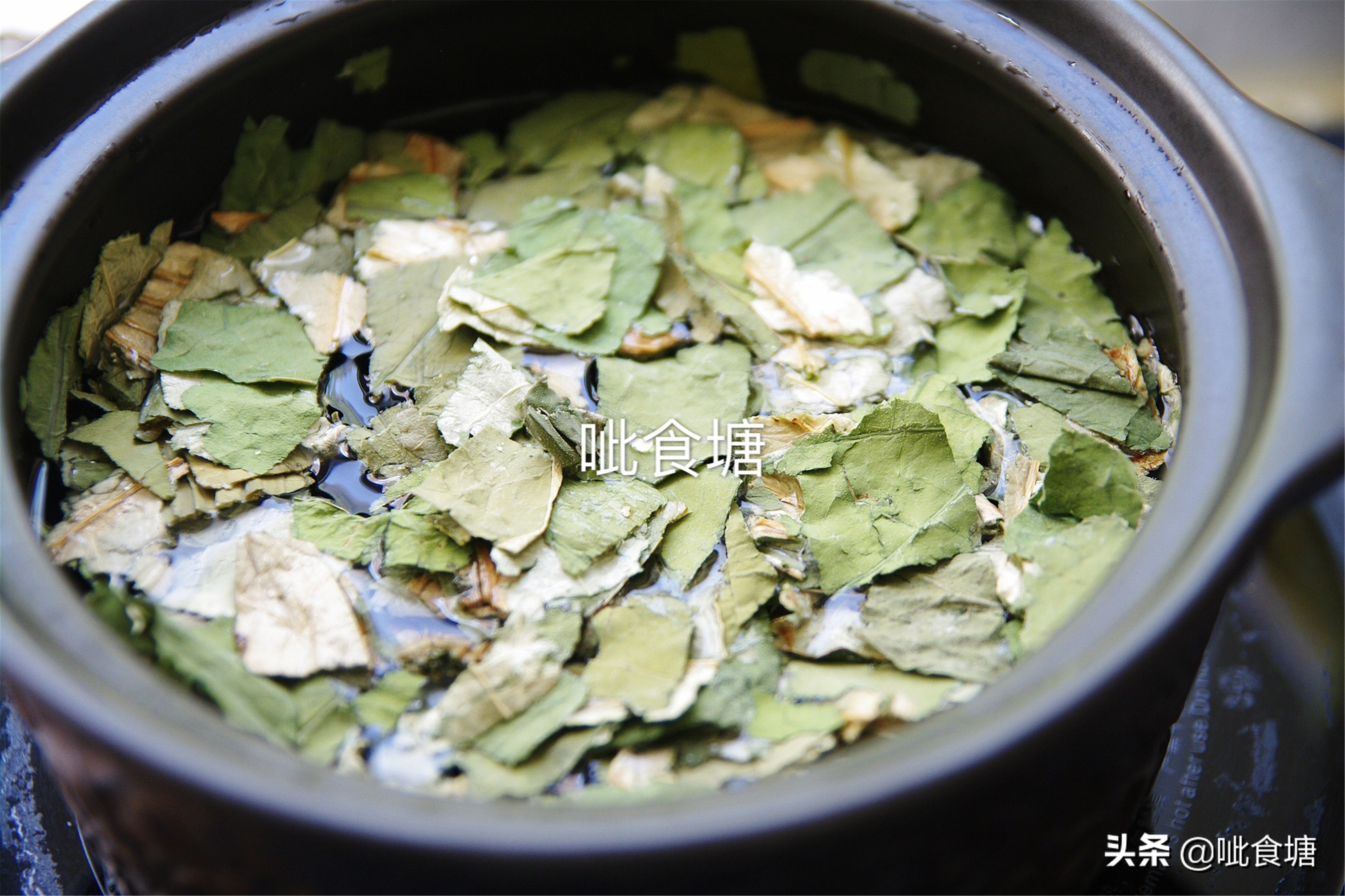 荷叶搭配什么泡水喝功效最好,冰糖荷叶粥的荷叶怎么制作