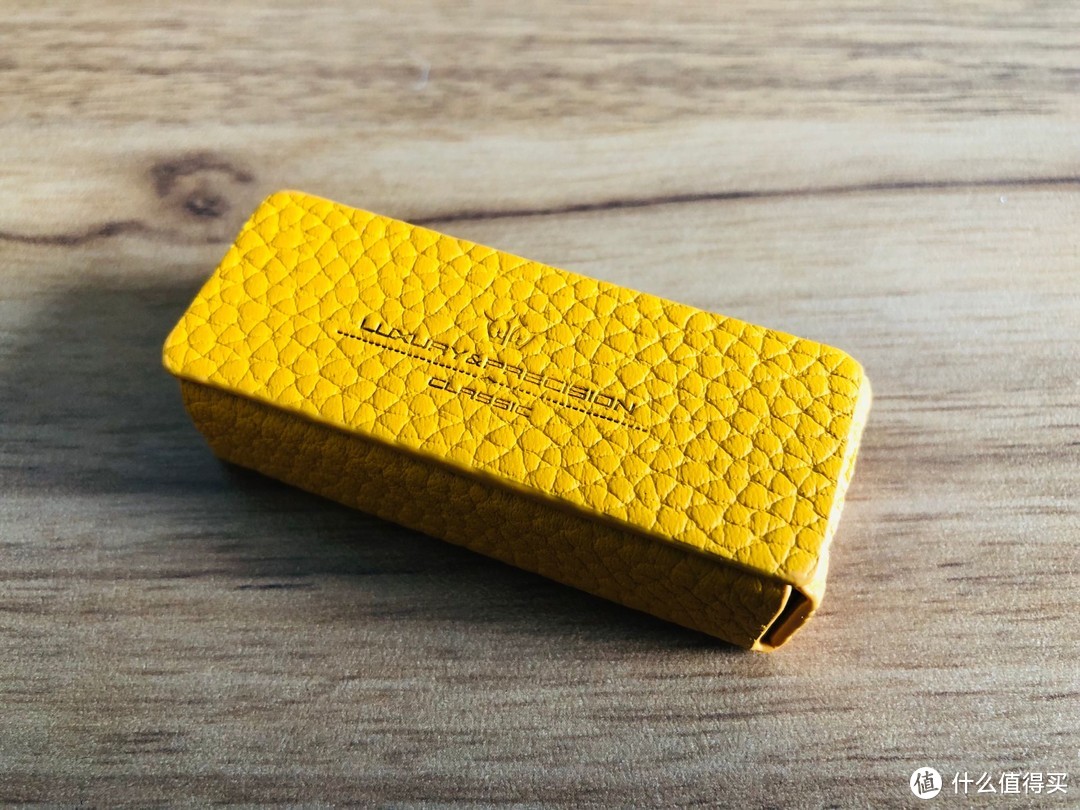 冷淡风生产力:MacBook、苹果11ProMax、燃风键盘、索尼Z1R耳机