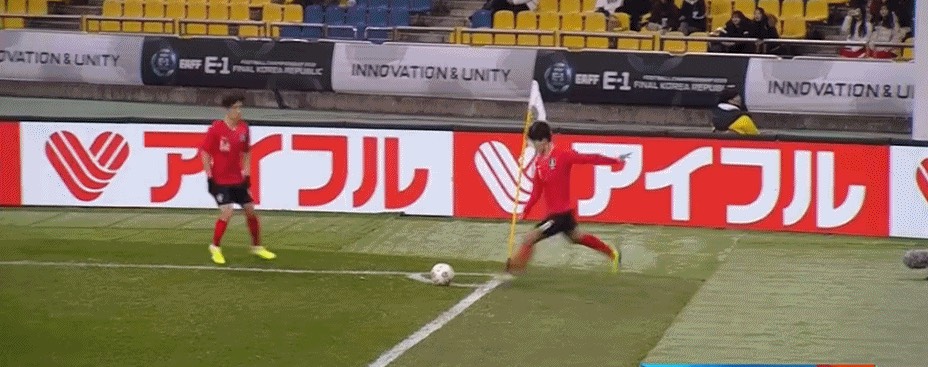 国足0-3韩国后卫解围,国足韩国0-3国足射门