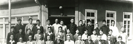 百年雅马哈传奇背后，挑扁担走260公里山路，给清朝贝勒爷送琴