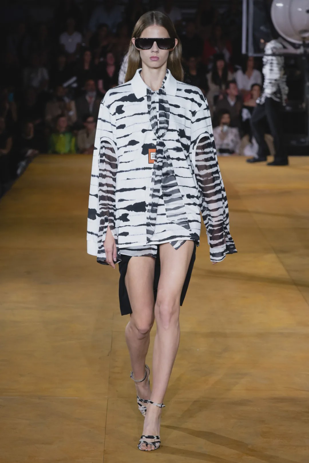 dior璞圭汗鐨崏,dior璞圭汗濂抽瀷