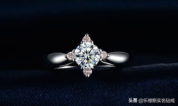 s930钻戒是真钻吗,钻戒有黑点是真钻吗