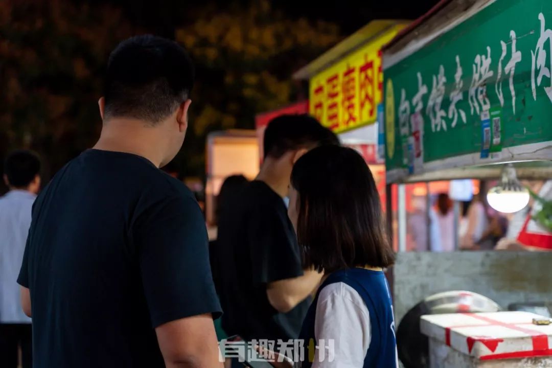 郑州宝藏小吃街推荐,龙湖镇宝相寺小吃街