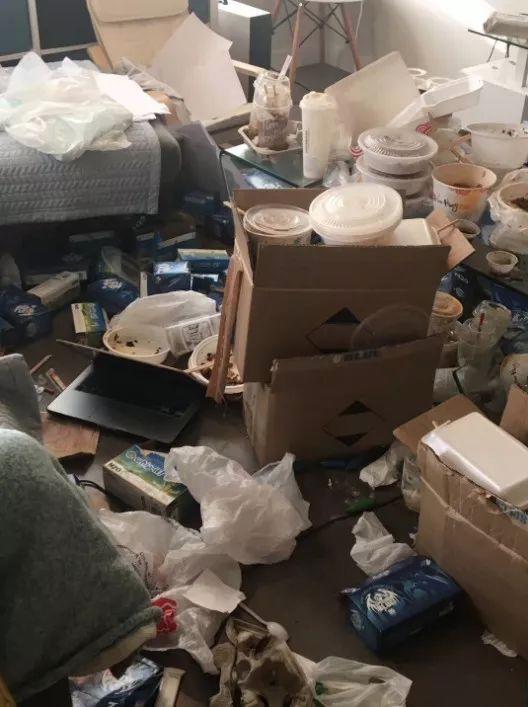 吸笑气吸到大小便*禁失**、把亲妈鼻梁打断....被*品毒**彻底毁掉的年轻人