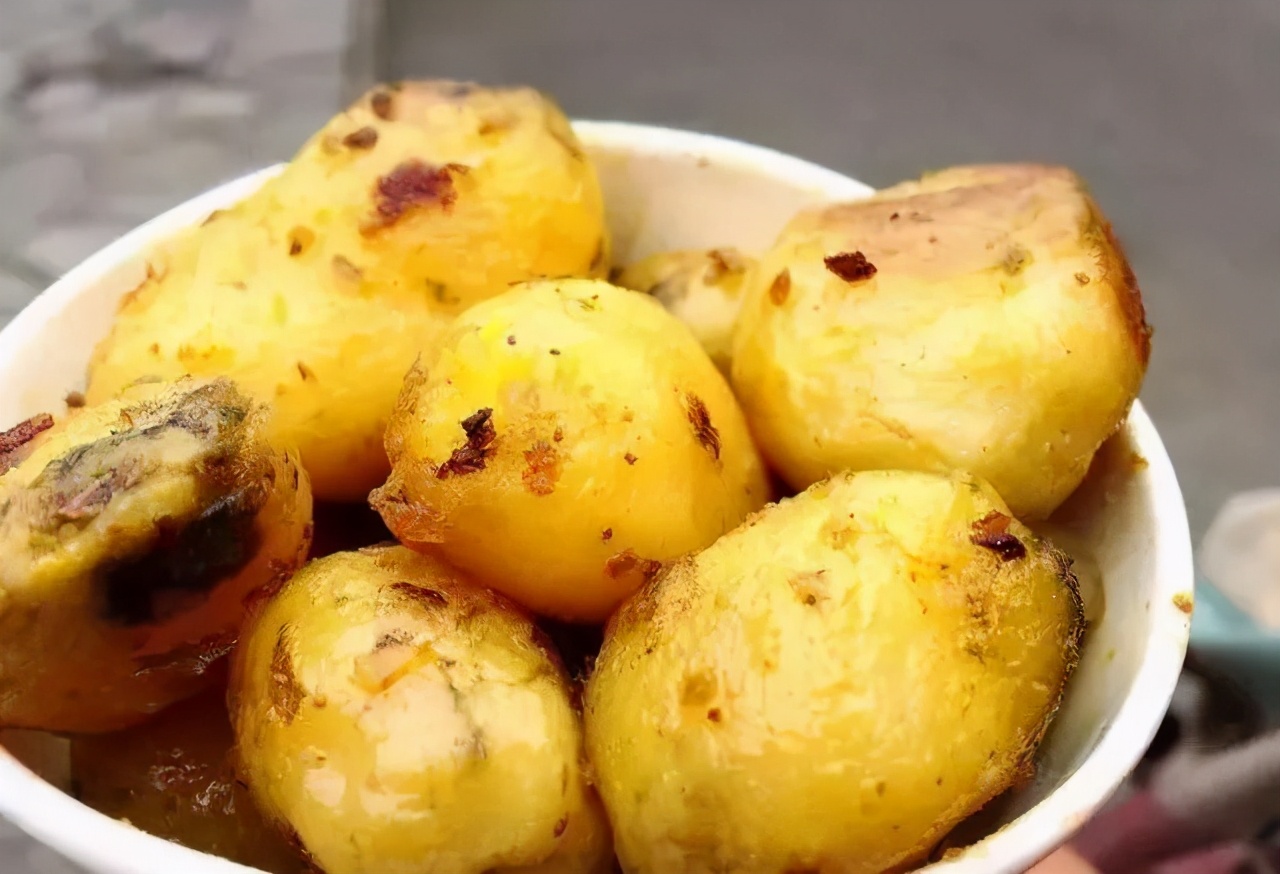 儿时小吃大作用,填饱肚子,成就爱情,那些我们“吃”出来的爱情