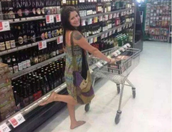 印度游客不解:为何新西兰人都爱光脚,是很穷买不起鞋子吗?