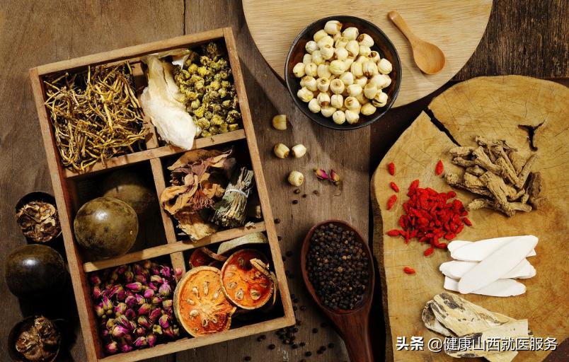 白发多跟什么有关,年龄18岁长了好多白发怎么回事