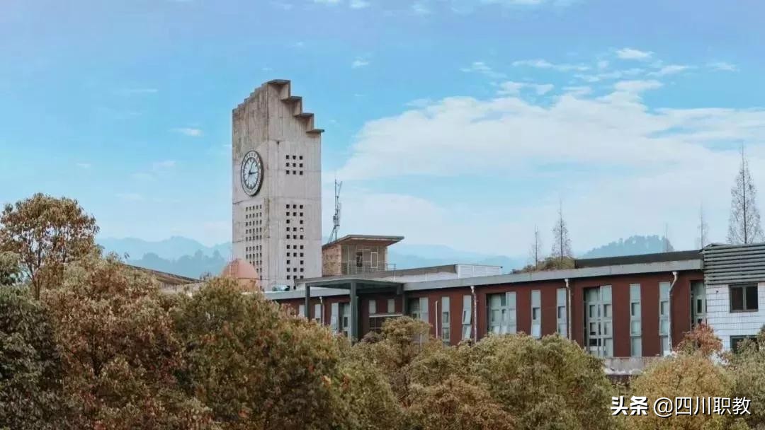 校园最美妆容，我们在成都塔子山附近的学校发现了