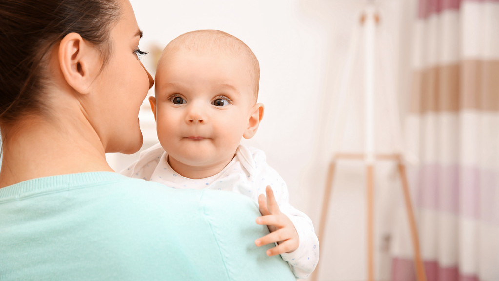 夏季到了天气渐热，如何预防孩子中暑？教你6个小妙招