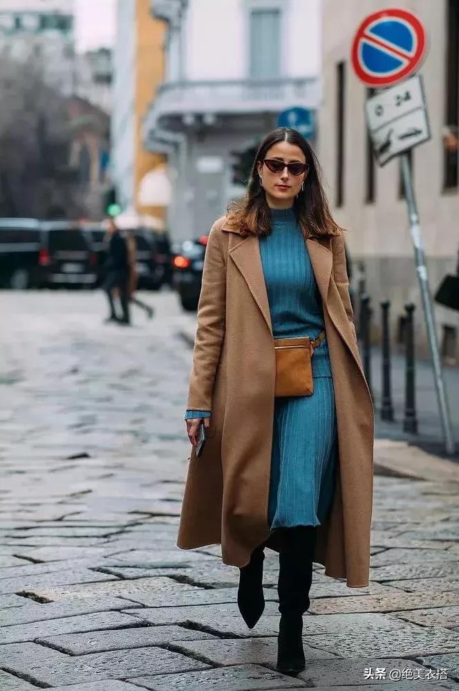 百褶裙的夏天穿搭方法,秋季百褶裙的穿搭方法长款