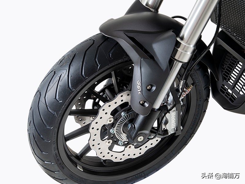 贝纳利502c新款对比阿普利亚300,贝纳利黄龙600和贝纳利502c对比