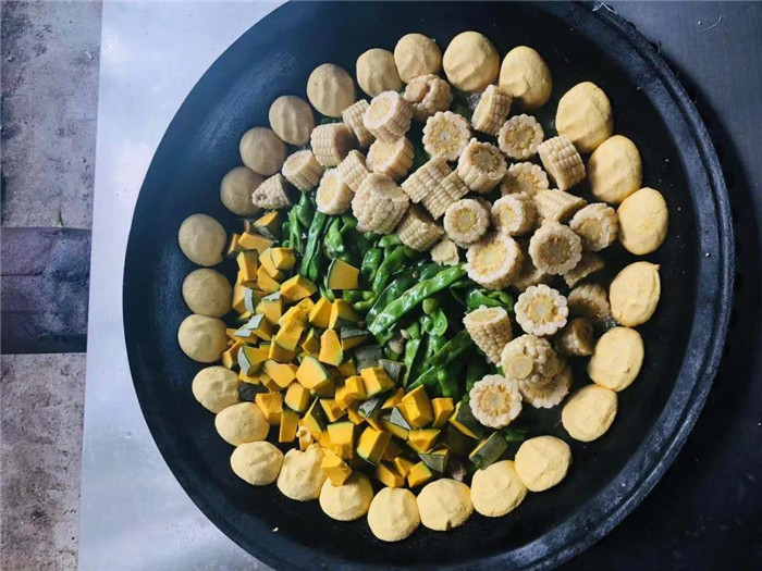 22℃的夏天丨河灯初上夜未央，花海骄艳扑鼻香，这就是富江