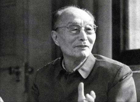 张爱萍大闹美国国务院，回来后写信给邓公，要求辞去国防部长职务