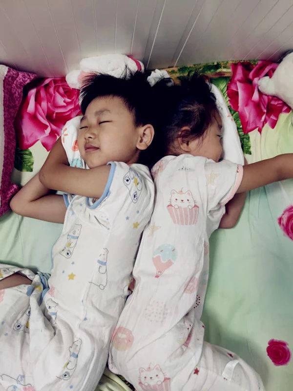 秋天到了又到了穿开衫的时候了,秋天又到了穿外套的季节