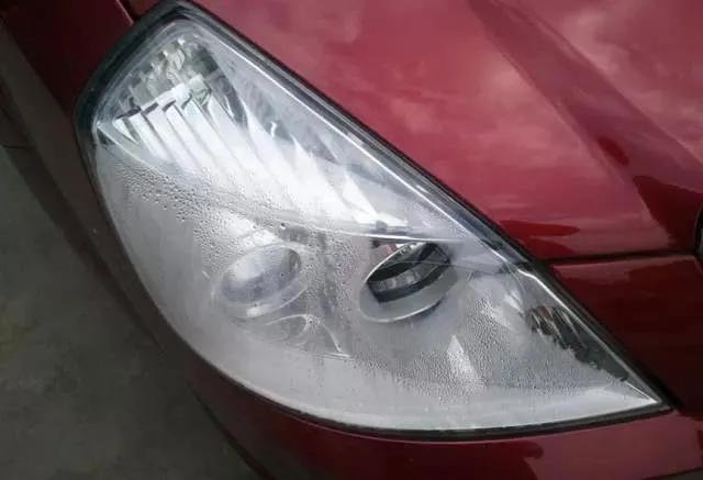 汽车后大灯进水最简单处理方法,大灯起雾和进水售后