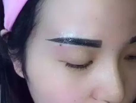 赵丽颖脸型适合什么眉形,赵丽颖纹眉了吗