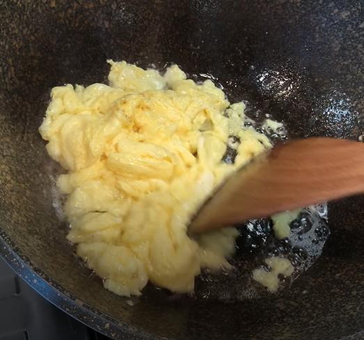 怎样让煎鸡蛋变得特别嫩,什么方法可以让鸡蛋煎出来更黄