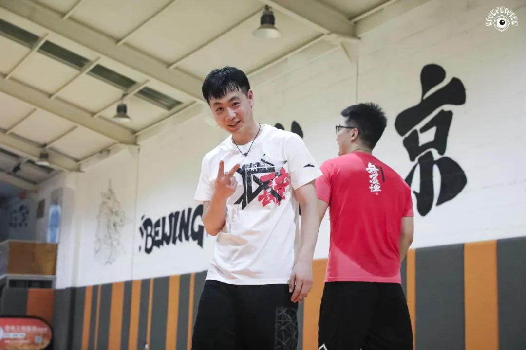 无论是打球还是穿鞋,你都「要疯」一点|KVSN众测