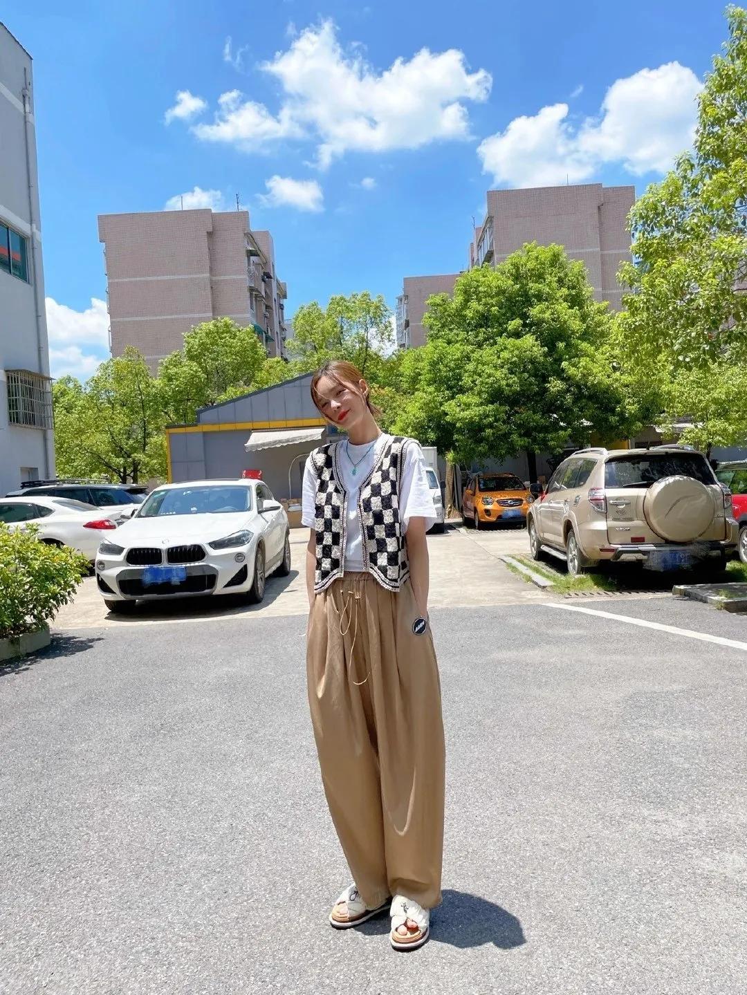 气质针织秋冬穿搭一整套,明星同款针织衫日常穿搭